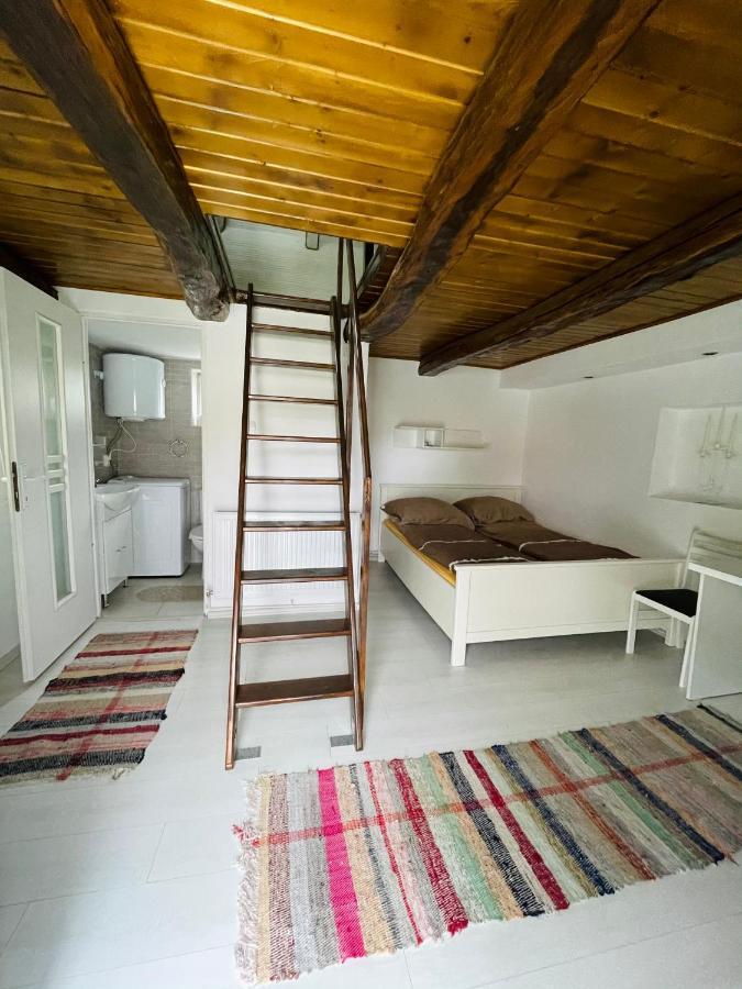 Casa De Sub Deal Densus Esterno foto